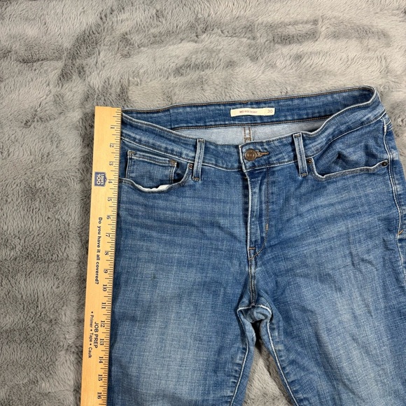 Levi's Blue Ankle Cropped Jeans with Distressed Detail - Picture 5 of 14